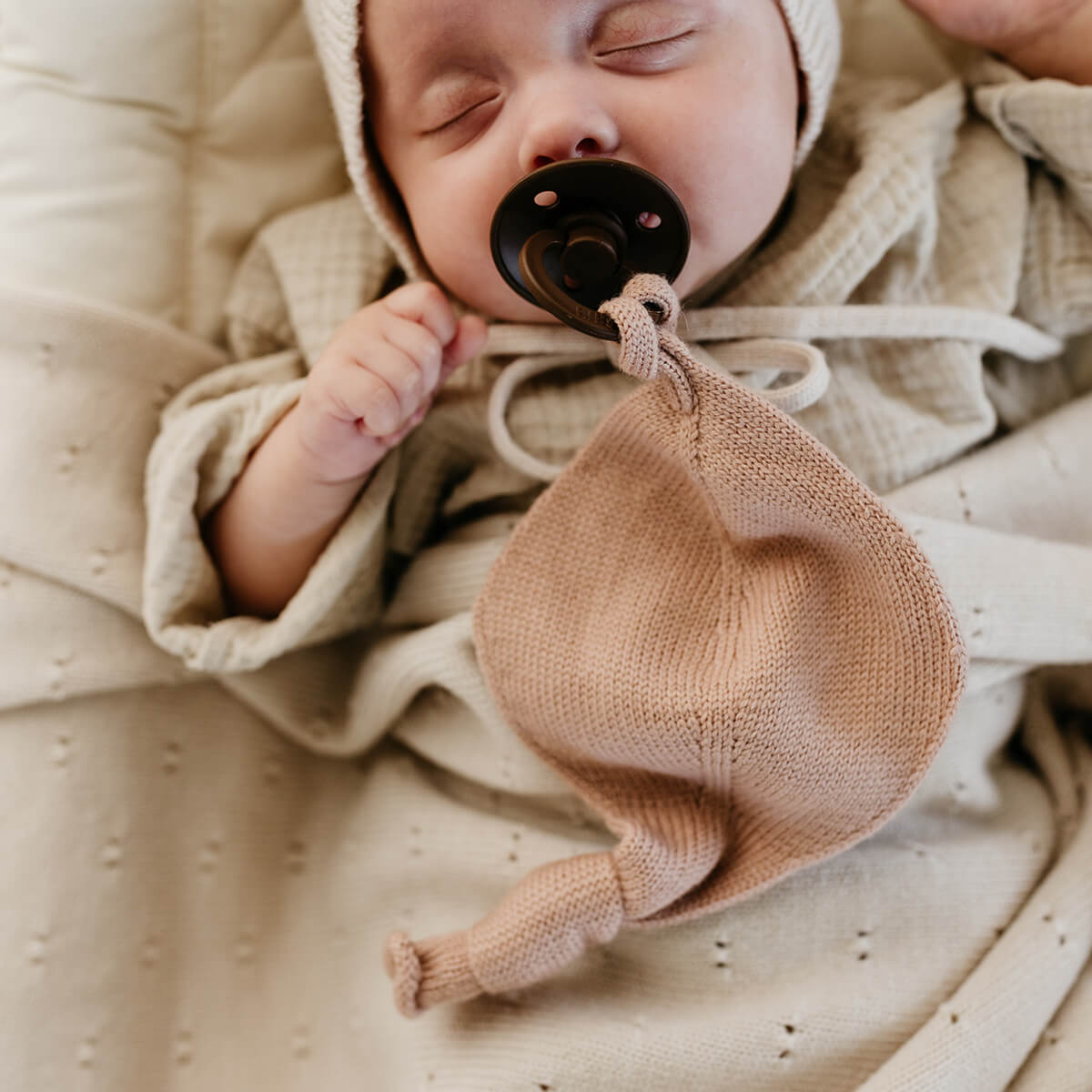 buy-authentic-titi-schnuller-anhanger-aus-merinowolle-on-sale_5.jpg